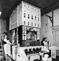 queen Mary dollhouse